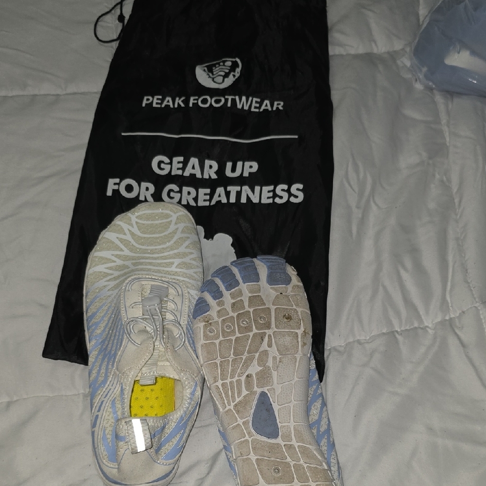 Peak Footwear White and Blue Minimalist Shoes
